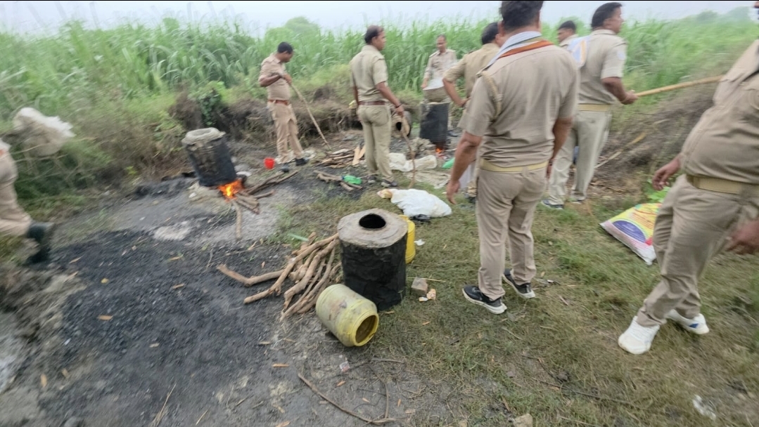 अवैध शराब के कारोबार में चार पर केस दर्ज, एक ग़िरफ़्तार